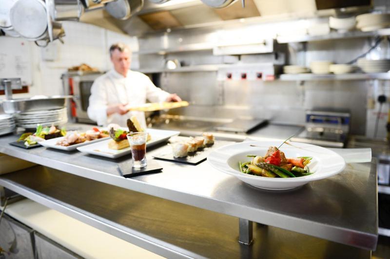 Logis Hotel Restaurant De La Poste Le Mêle-sur-Sarthe Eksteriør bilde