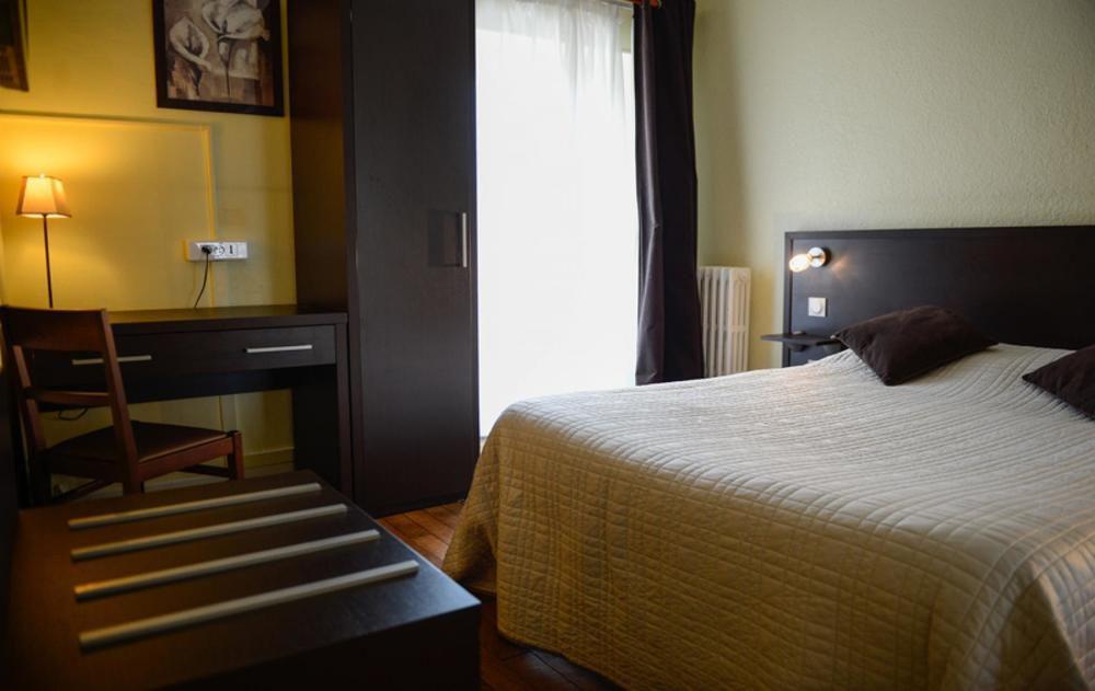 Logis Hotel Restaurant De La Poste Le Mêle-sur-Sarthe Eksteriør bilde