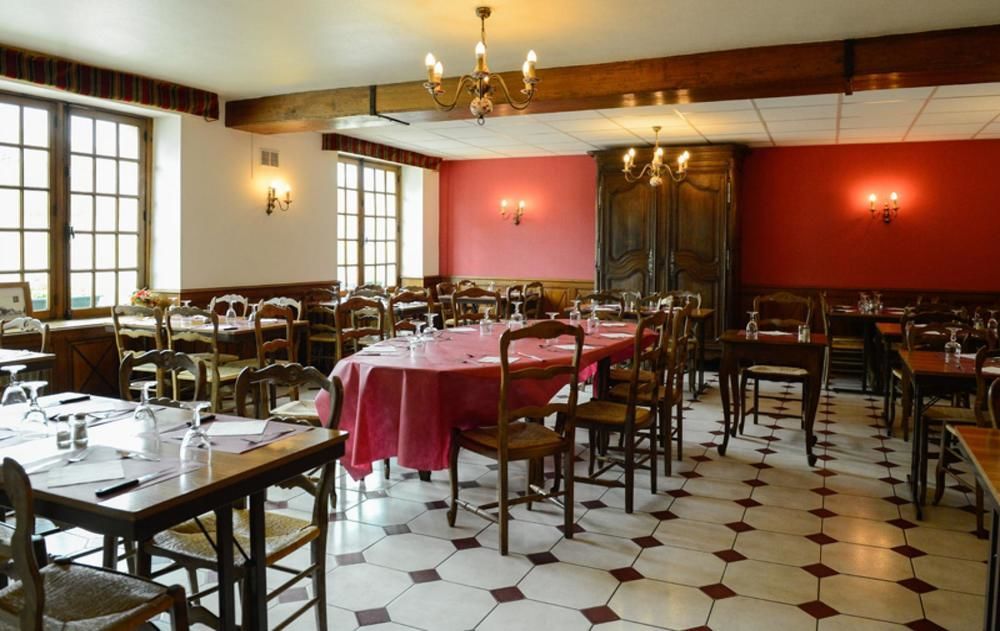 Logis Hotel Restaurant De La Poste Le Mêle-sur-Sarthe Eksteriør bilde