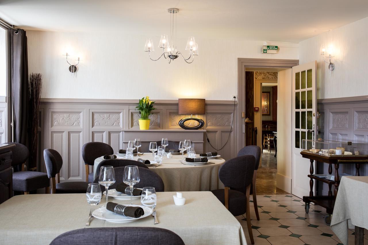 Logis Hotel Restaurant De La Poste Le Mêle-sur-Sarthe Eksteriør bilde