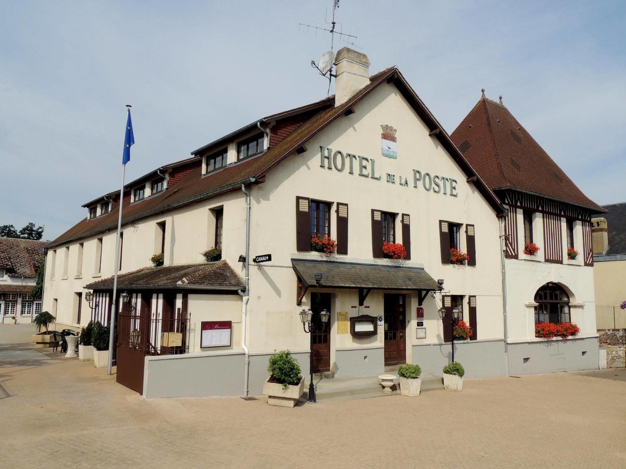 Logis Hotel Restaurant De La Poste Le Mêle-sur-Sarthe Eksteriør bilde