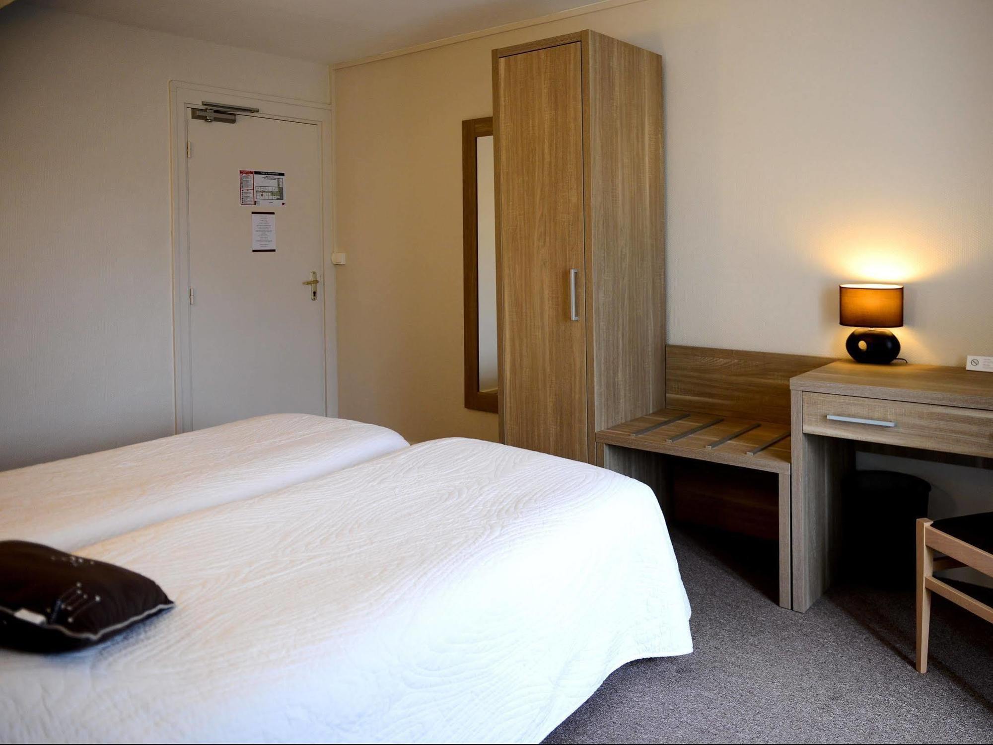 Logis Hotel Restaurant De La Poste Le Mêle-sur-Sarthe Eksteriør bilde