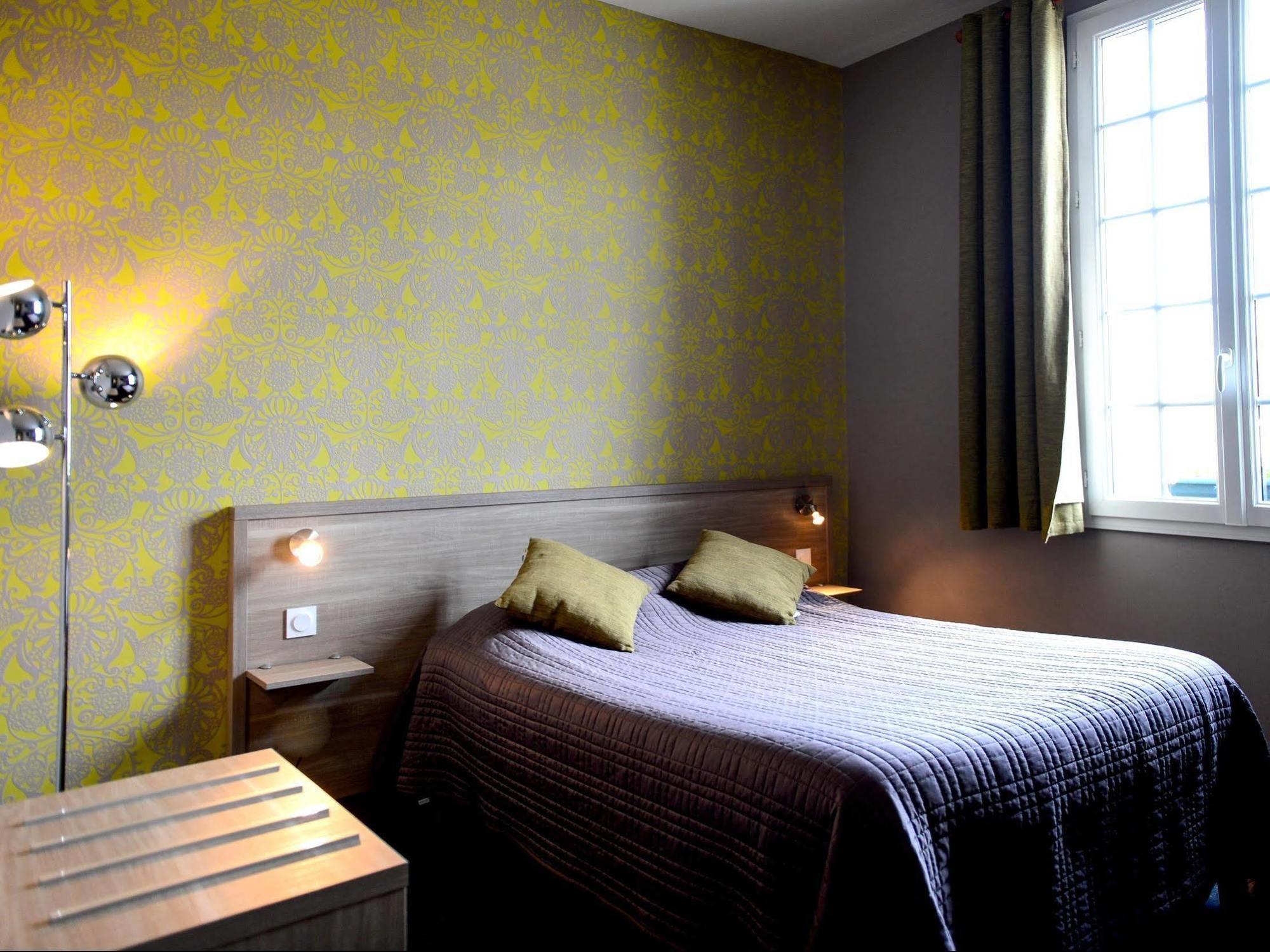 Logis Hotel Restaurant De La Poste Le Mêle-sur-Sarthe Eksteriør bilde