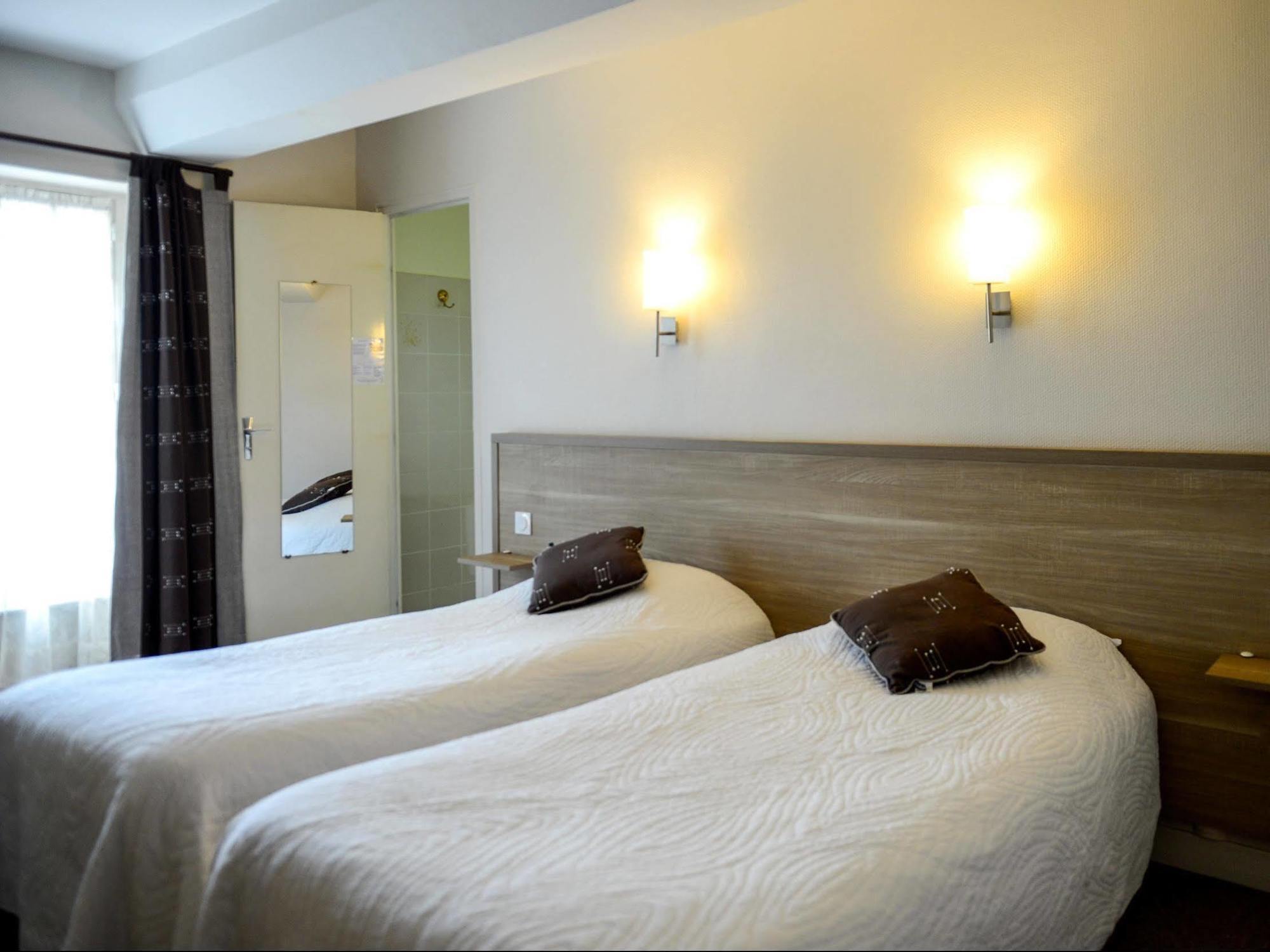 Logis Hotel Restaurant De La Poste Le Mêle-sur-Sarthe Eksteriør bilde